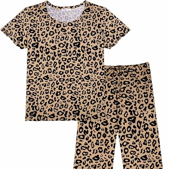 Women's Pajamas Set Short Sleeve Sleepwear 2 Piece Round Neck Top Capri Pants